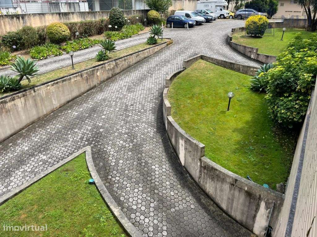 Excelente Apartamento T3 com Terraço em Condomínio Fechado-30