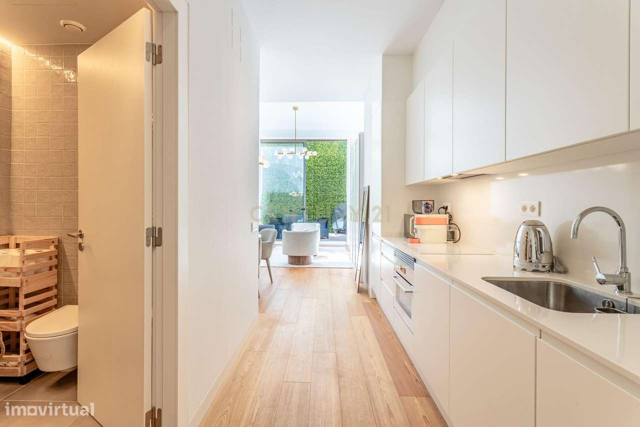 Estúdio com Terraço Privado, Mobilado, no Centro do Saldanha - Grande imagem: 3/38