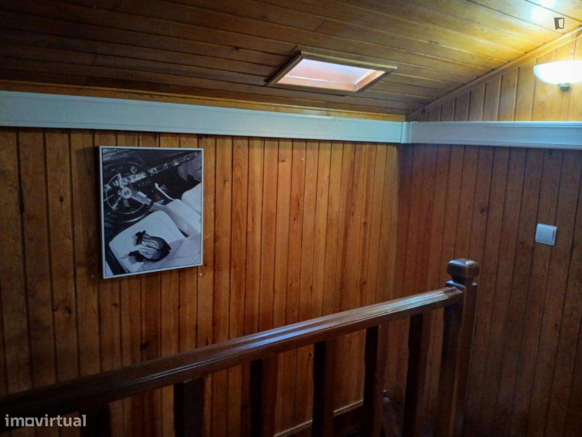 Quarto - localizado em Casal do Bispo Coimbra - Grande imagem: 5/10