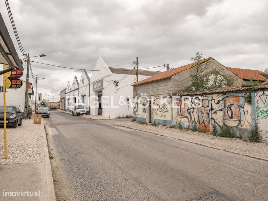 Investimento Único no Montijo: Propriedade com 3 Unidades Independe...-8