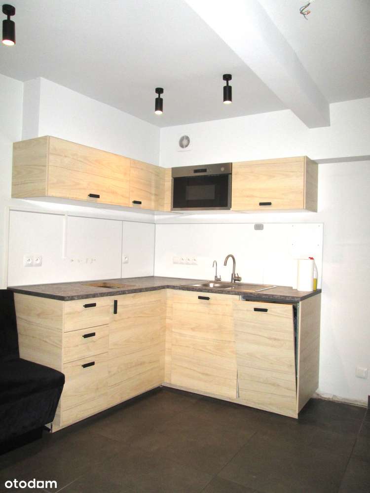 Budynek biurowo-usługowy z pozwoleniem na budowę 5 lokali mieszkalnych-14