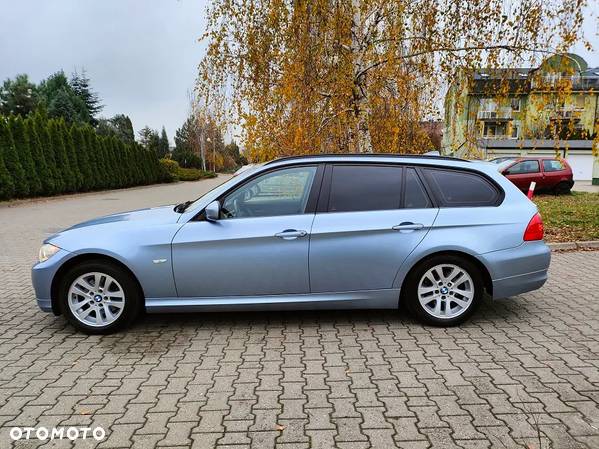 BMW Seria 3 318d Touring - 8