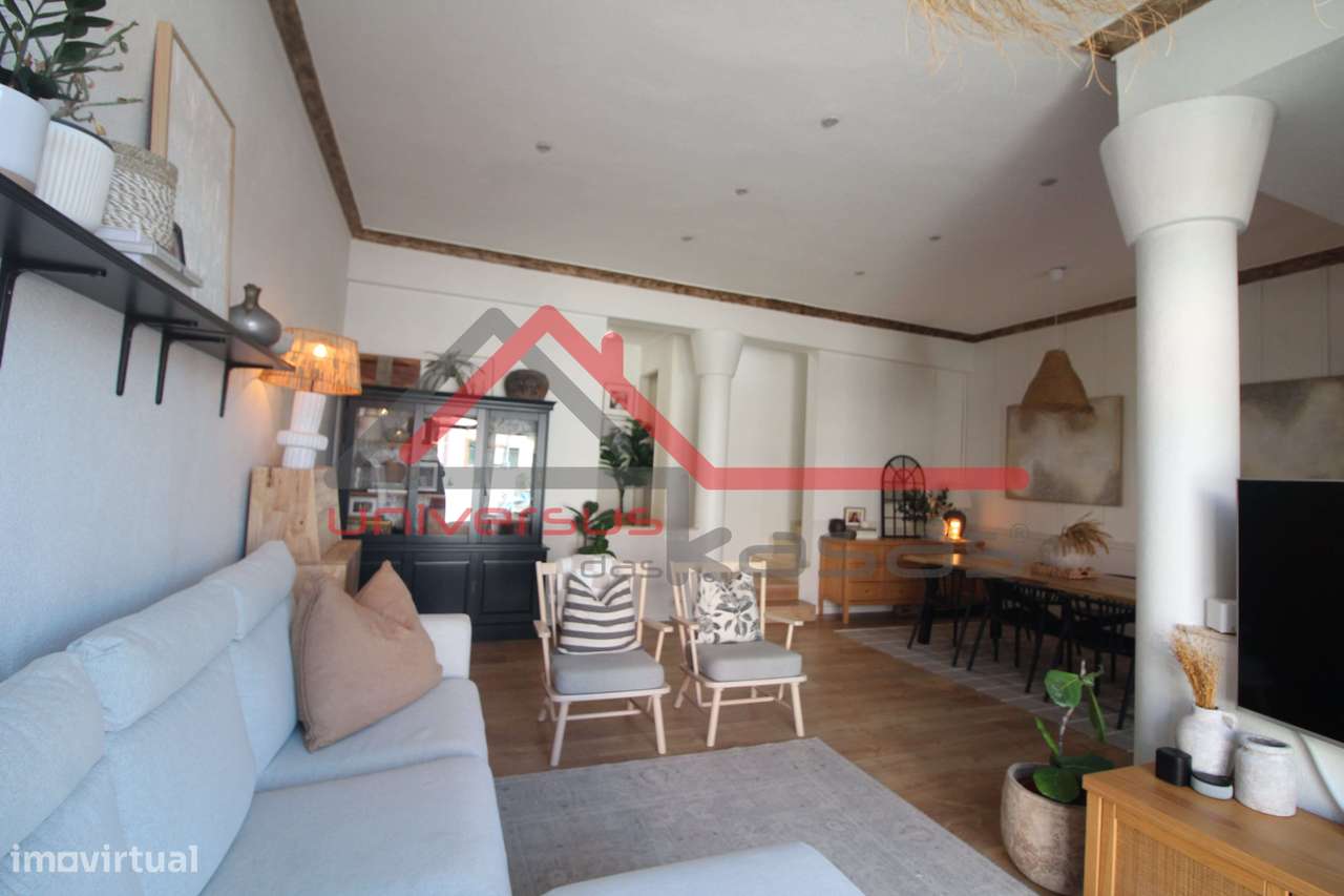 Moradia em Banda V4 com Jardim e Estacionamento na Quinta do Anjo-6