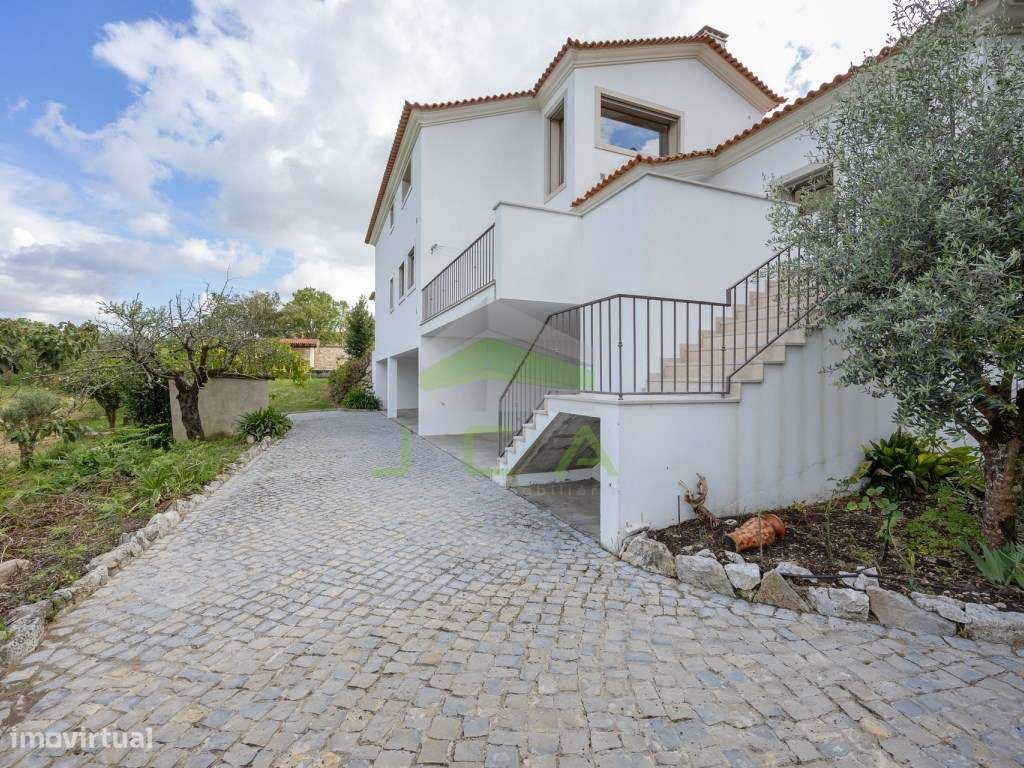 Moradia com terreno e piscina a 3km da Batalha-18