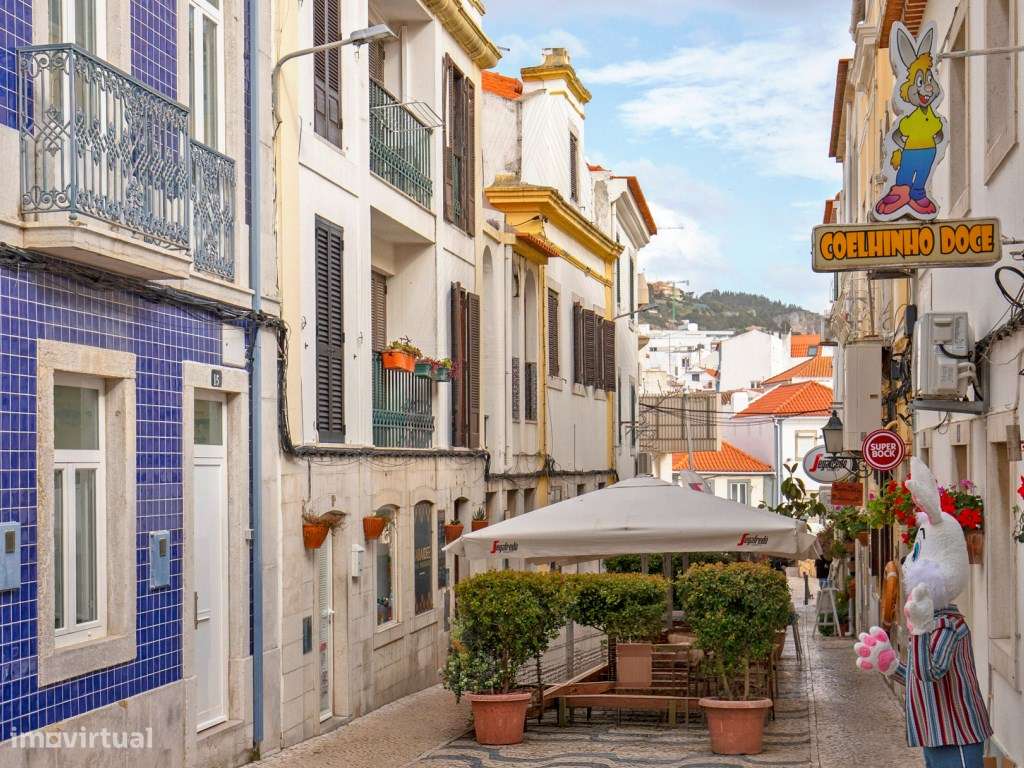 EXCLUSIVO | Apartamento T2 na 2ª Linha da Praia de Sesimbra - Excel... - Grande imagem: 2/25