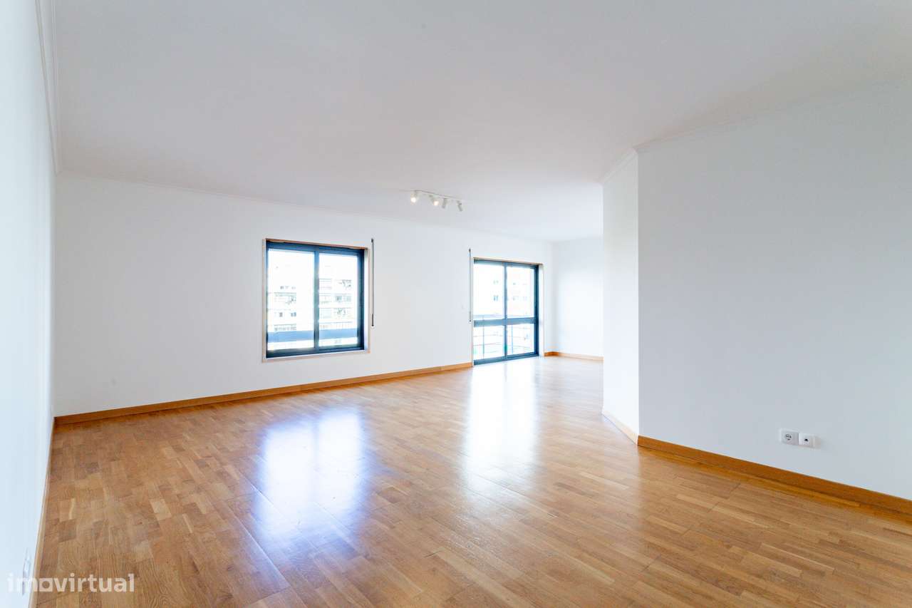 Apartamento T3 com varanda e garagem em Lisboa - Grande imagem: 4/38