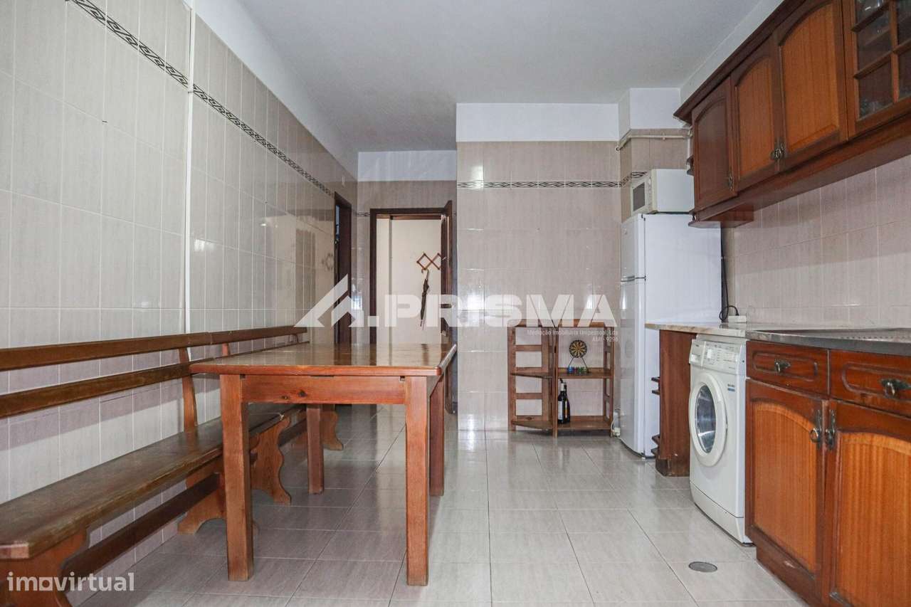 Apartamento T3 com garagem para venda em Castelo Branco-11