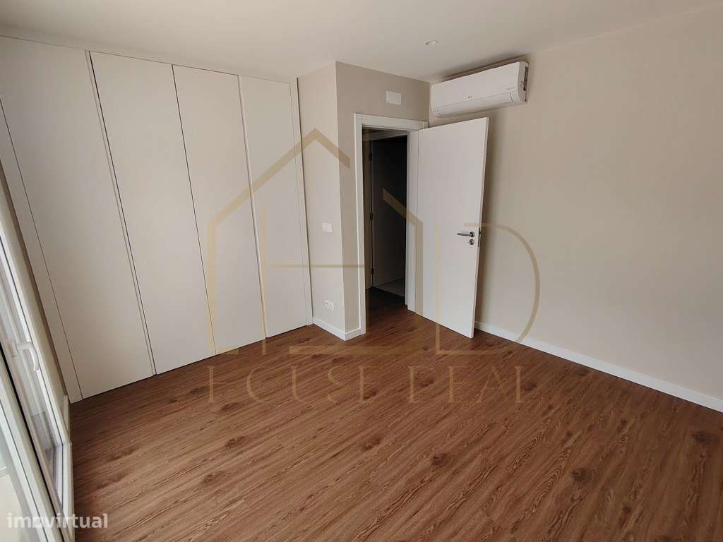 Magnífica Moradia T4 com Garagem e Piscina. Vendas de Azeitão-29