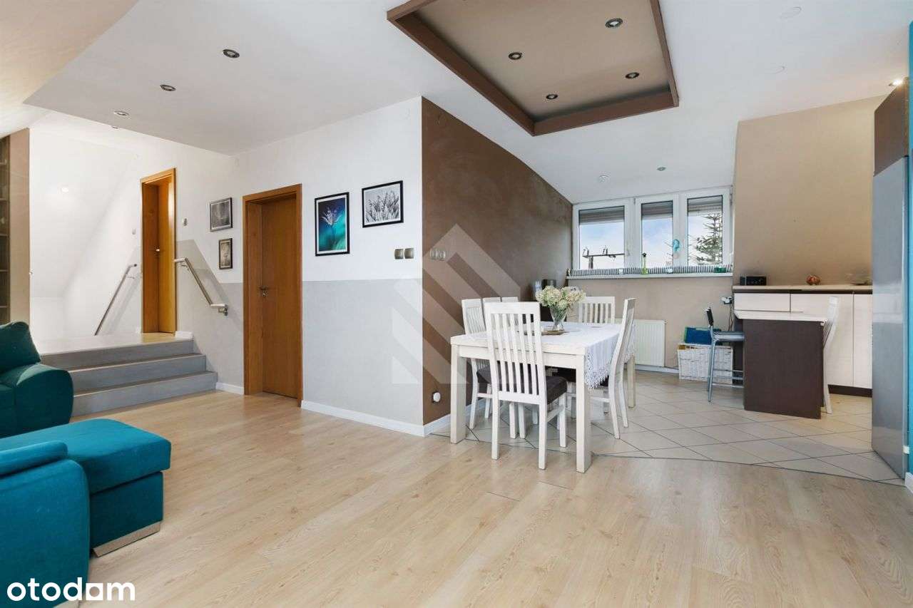 Duży dom dwurodzinny + 2 mieszkania! Bisko szkoły - Pełny obrazek: 2/17