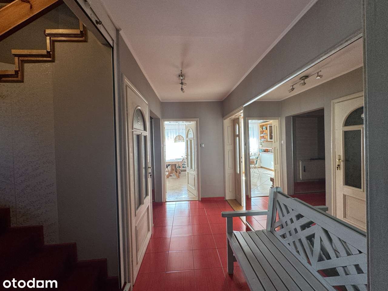 Zamieszkaj w domu, który łączy komfort, przestrzeń i relaks!-3