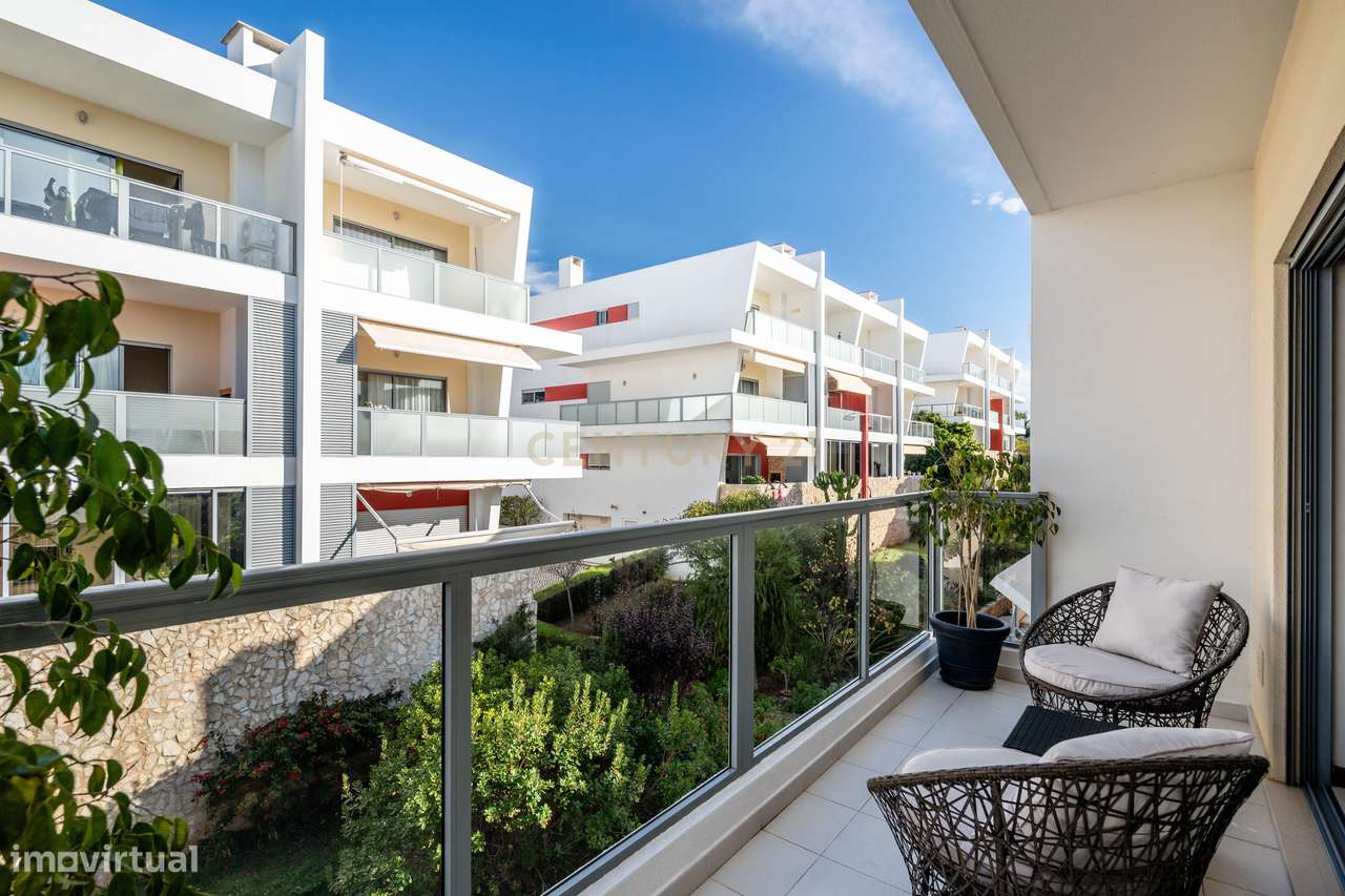 DUPLEX T2 DE CANTO COM AMPLAS VARANDAS E GARAGEM PERTO DA PRAIA!-34