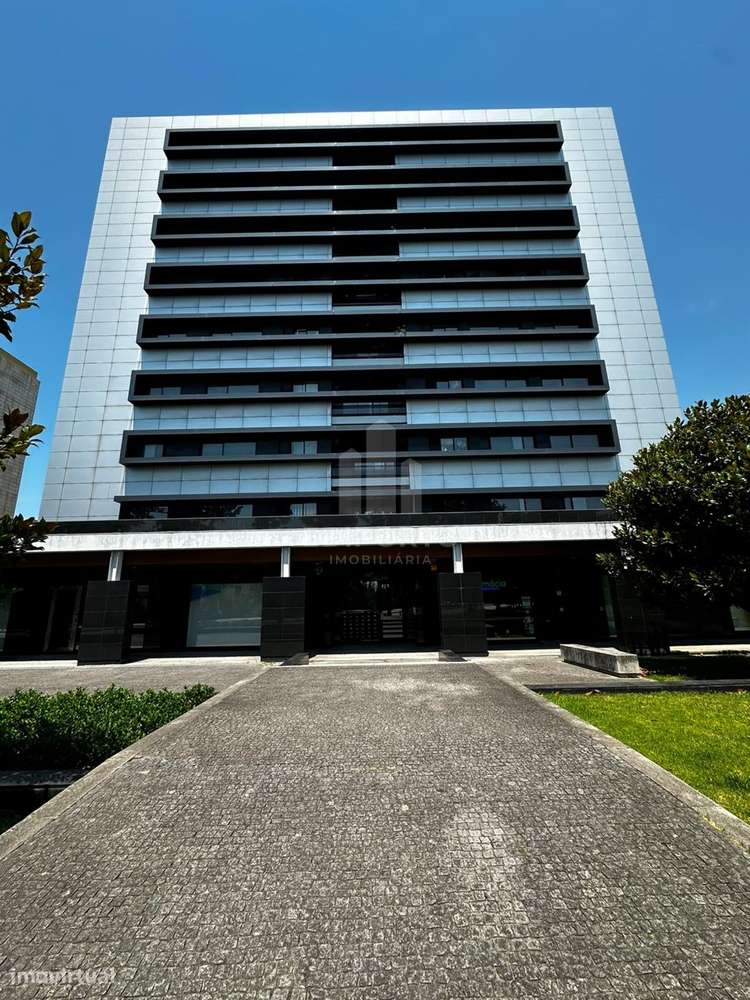 T3 de Prestígio na Maia – Vista Panorâmica, 2 Frentes (Sul/Poente) e G-30