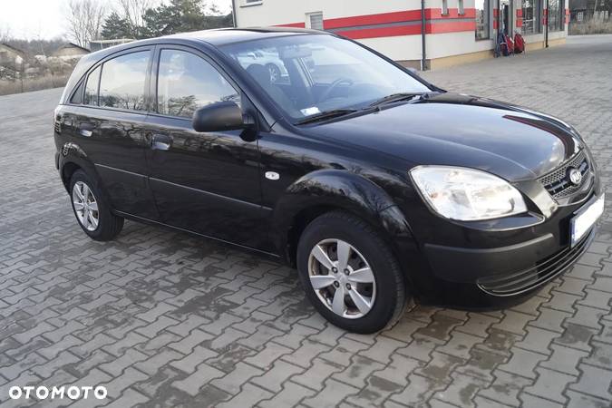 Kia Rio - 15