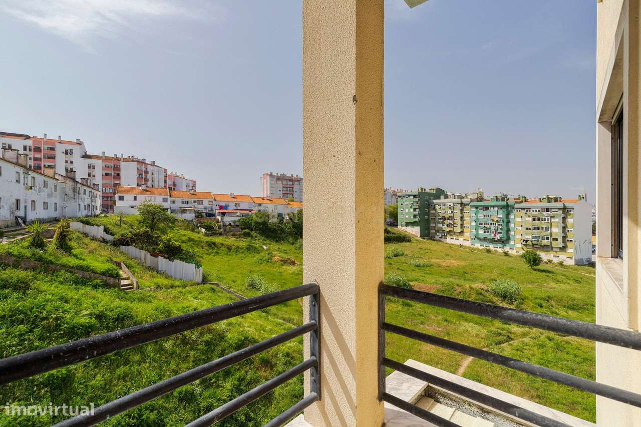 Apartamento T3  Feijó Almada Parque da Paz-19
