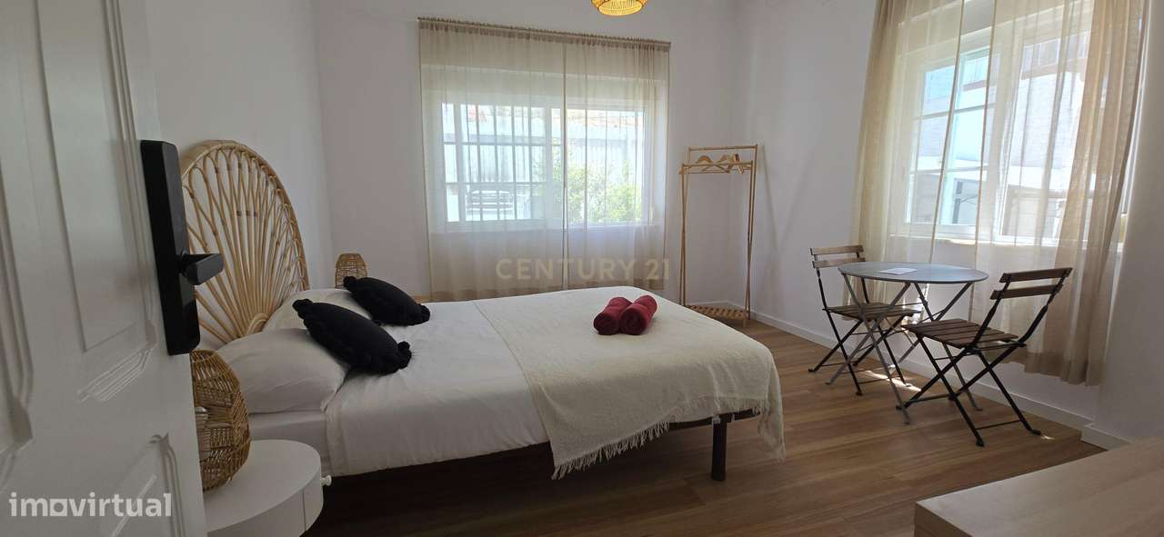 Casa de Hostel Renovada na Costa da Caparica, Almada-16