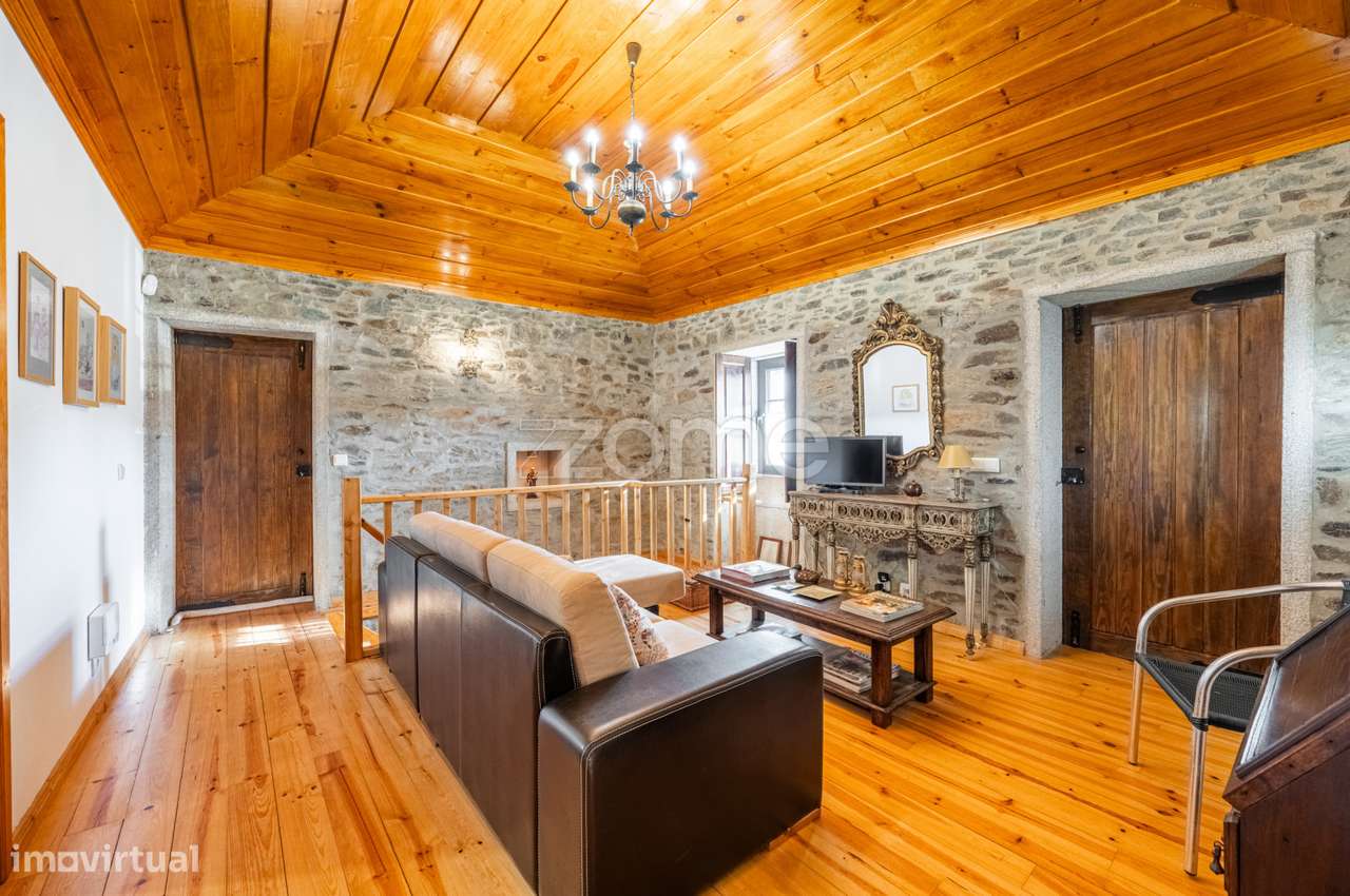 Moradia T2 com Anexo e Jardim, Amendoeira, Macedo de Cavaleiros - Grande imagem: 4/40