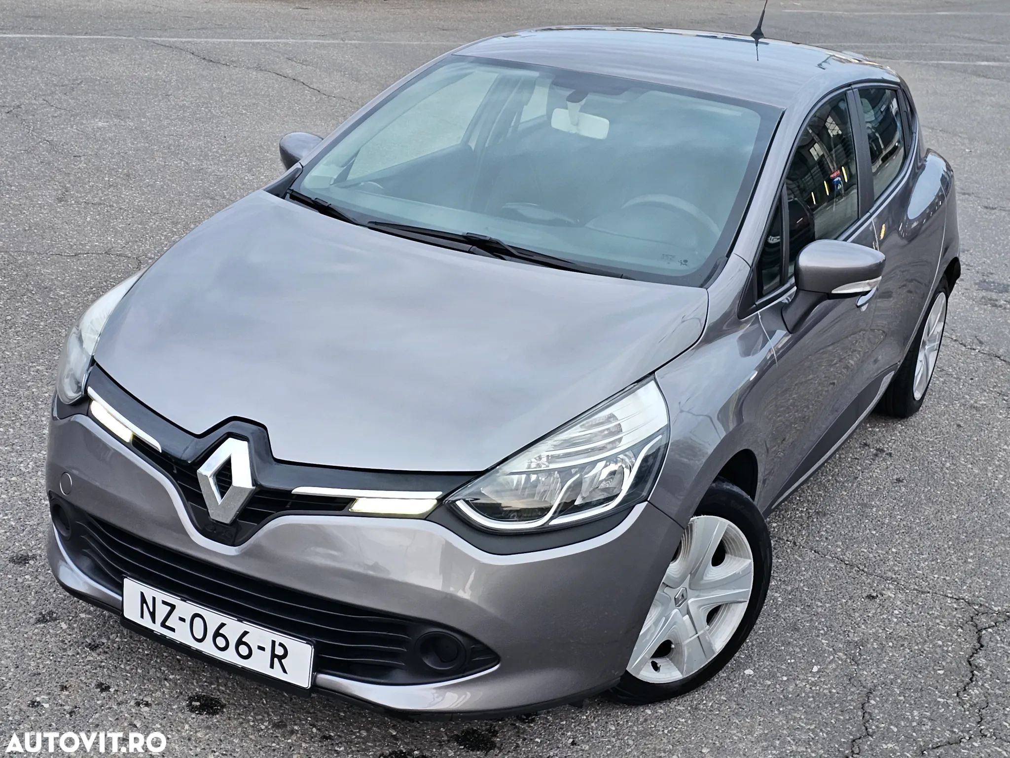 Renault Clio dCi 90 EDC Luxe - 1