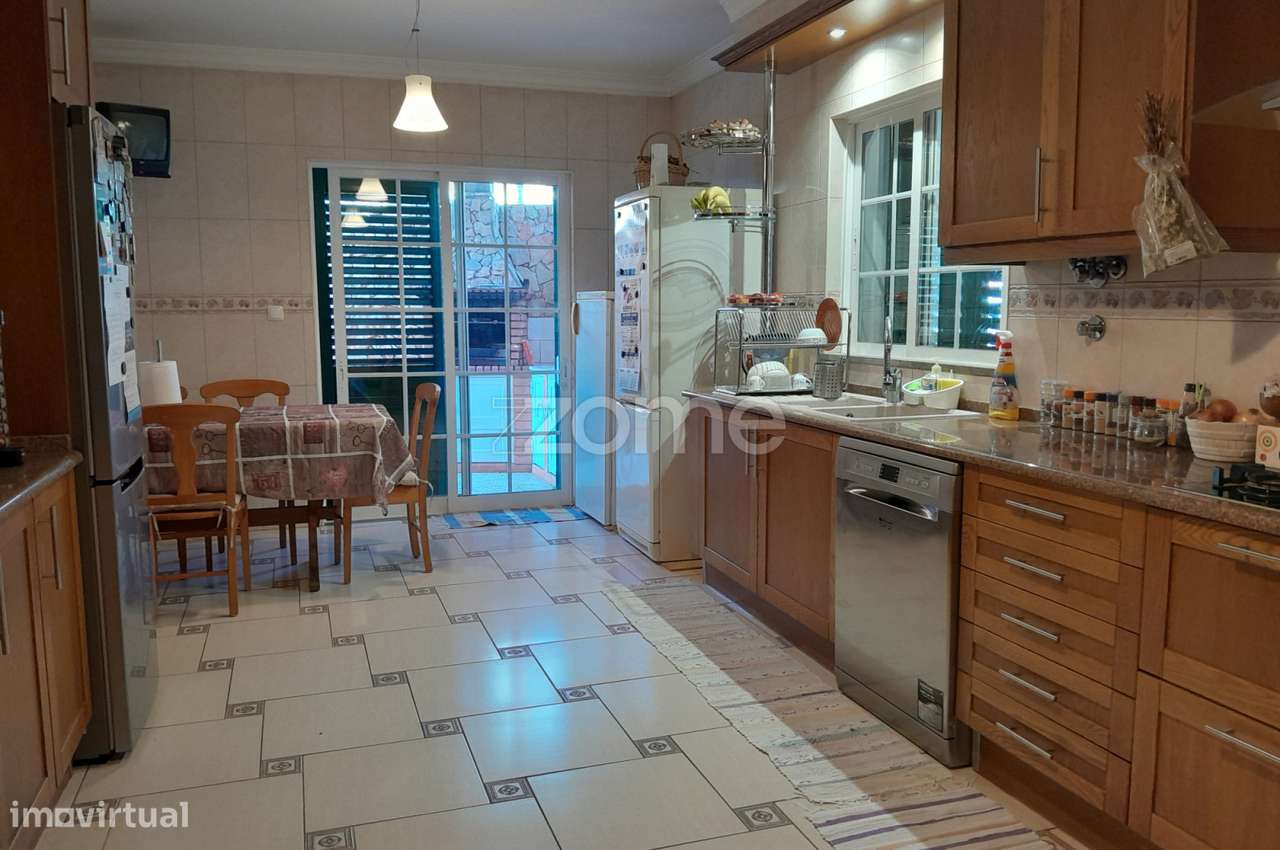 Moradia em banda com 5 quartos - Grande imagem: 3/30