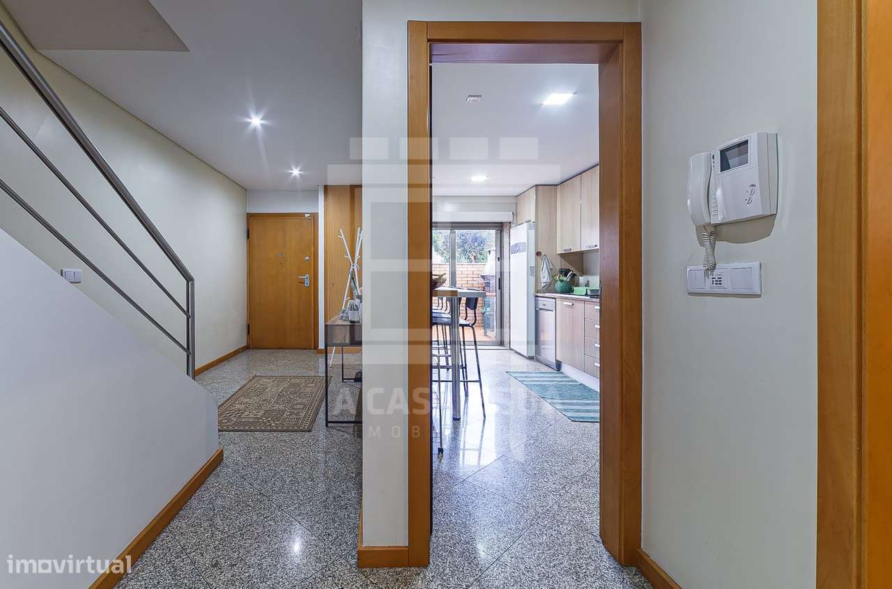 MORADIA T4+1 C/PISCINA EM COND FECHADO 3 FRENTES-43