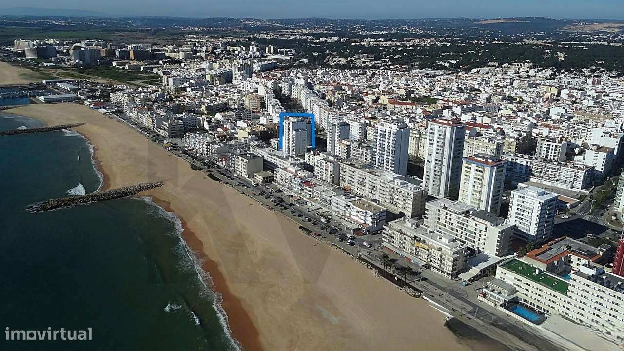 Viva a dois passos do mar - T1 na 2ª linha da Praia, com vista panorâm-13