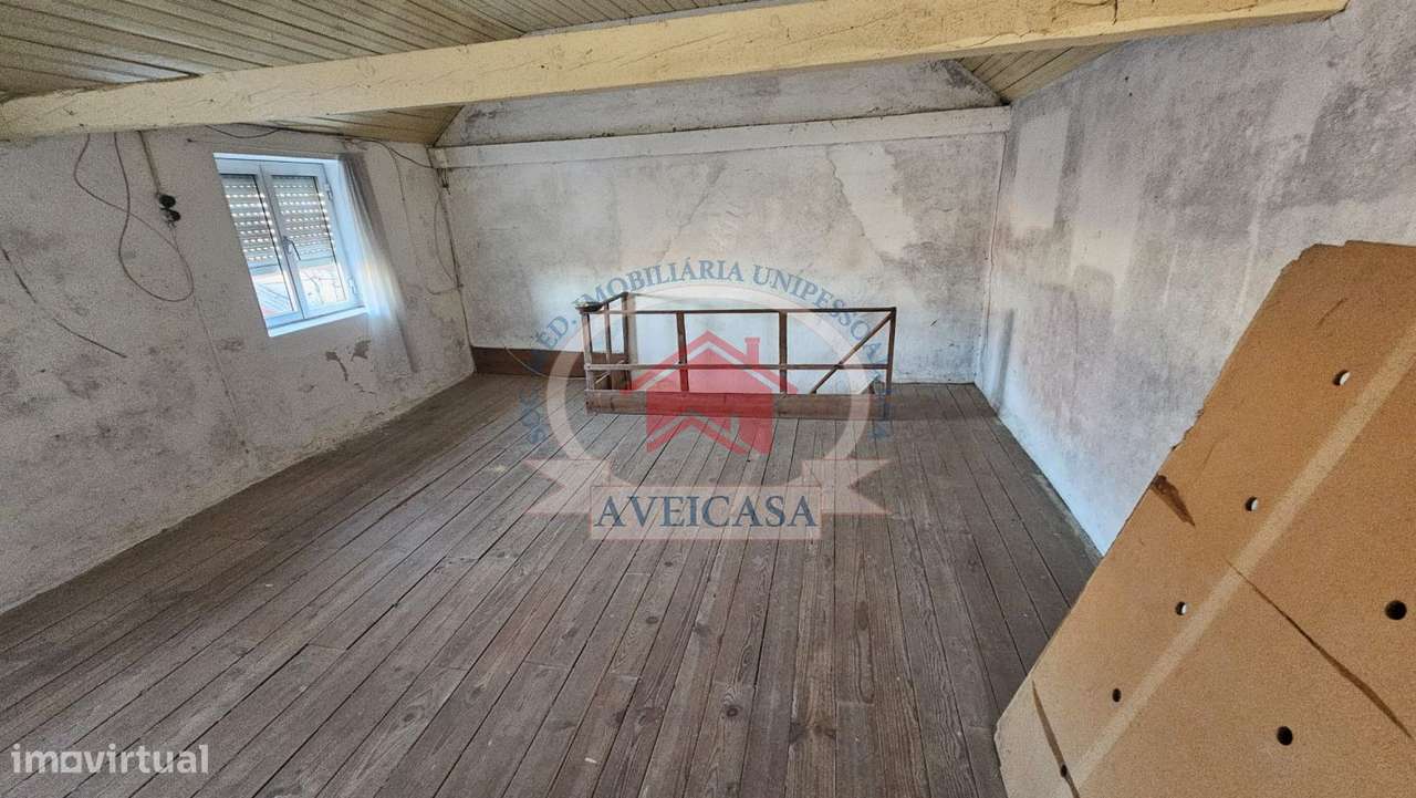CASA GANDARESA EM VERDEMILHO PARA RECUPERAR-21