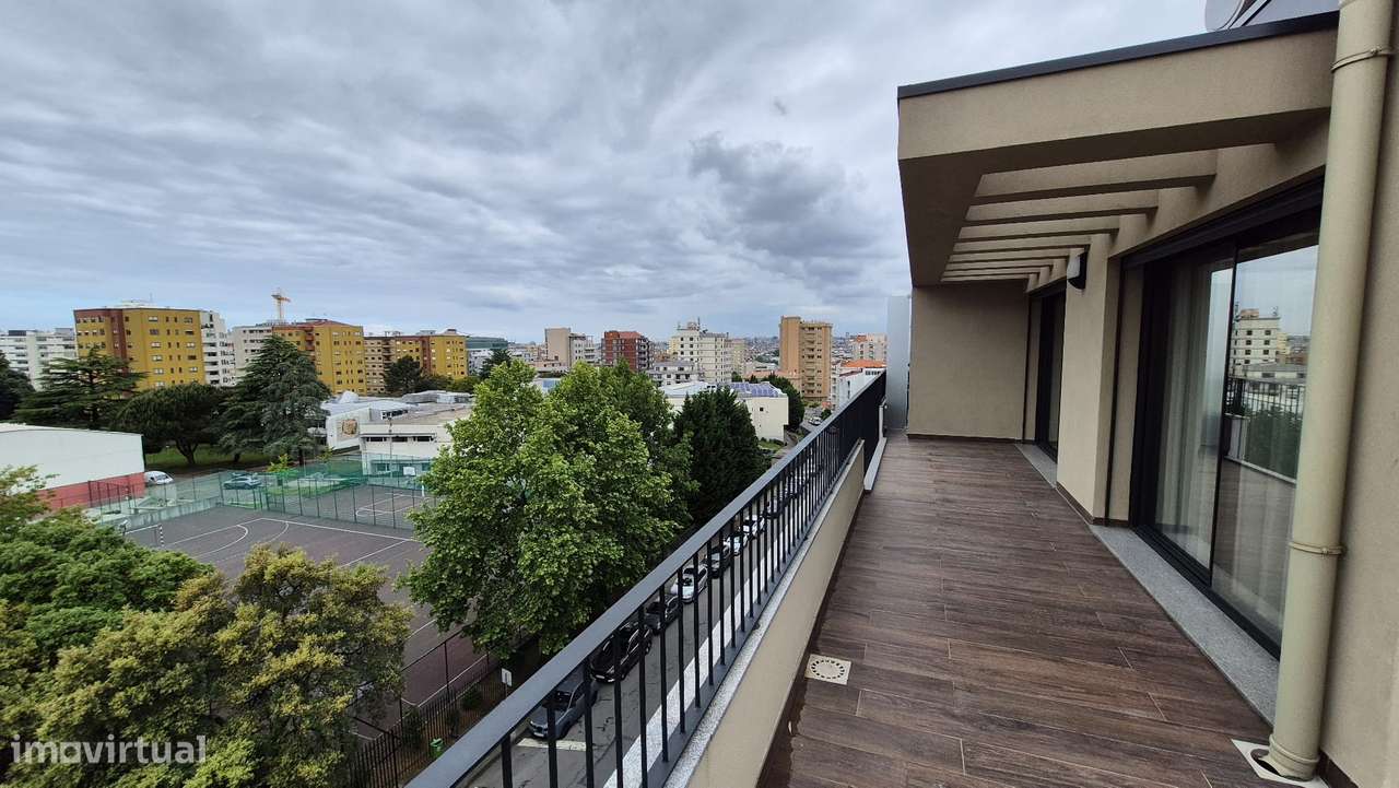 T3 Recuado no último piso, com terraço de 77,35m2 e garagem fechada-15