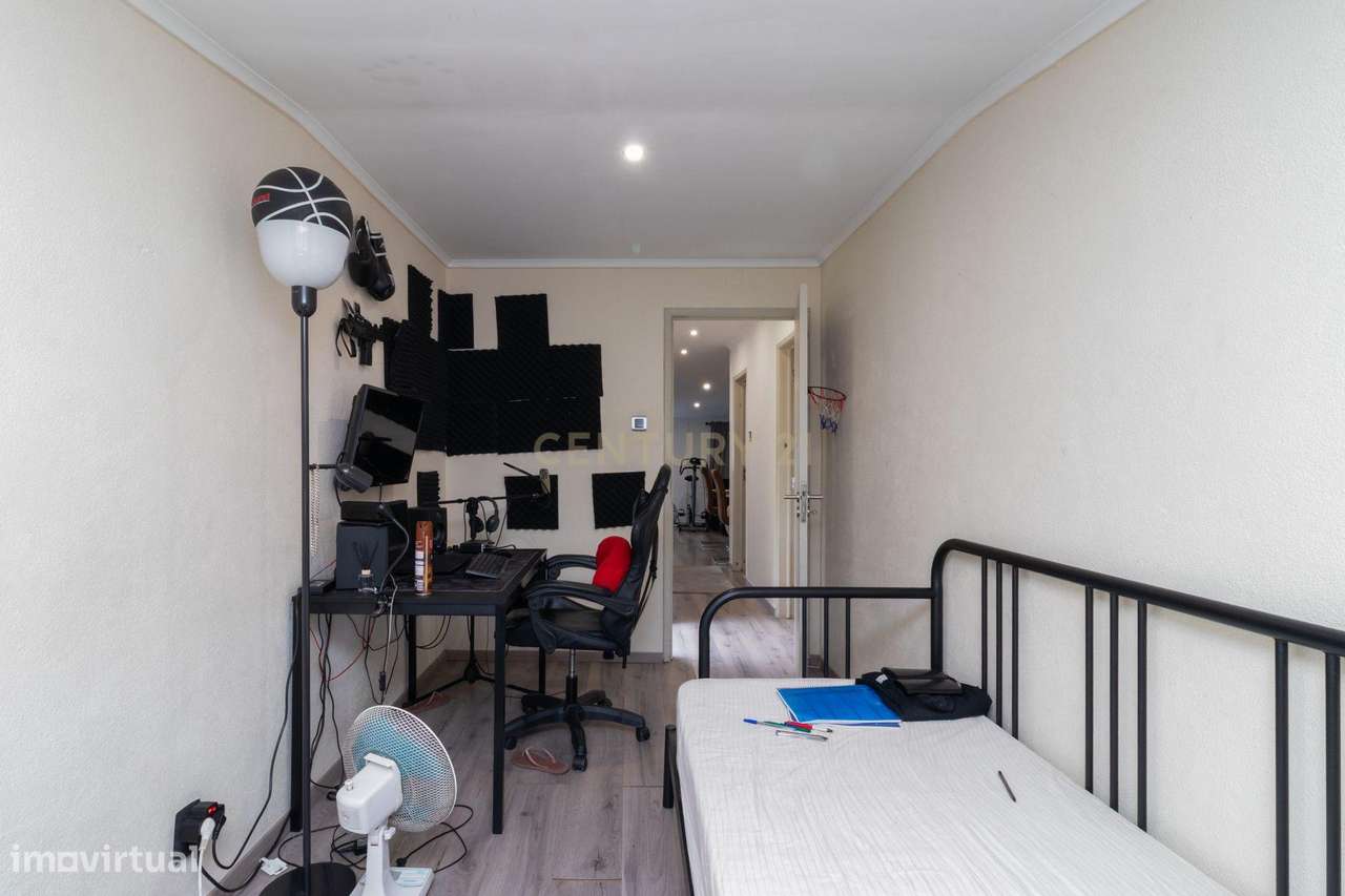 Oportunidade única de investimento em Odivelas – 50% de prédio em prop-21