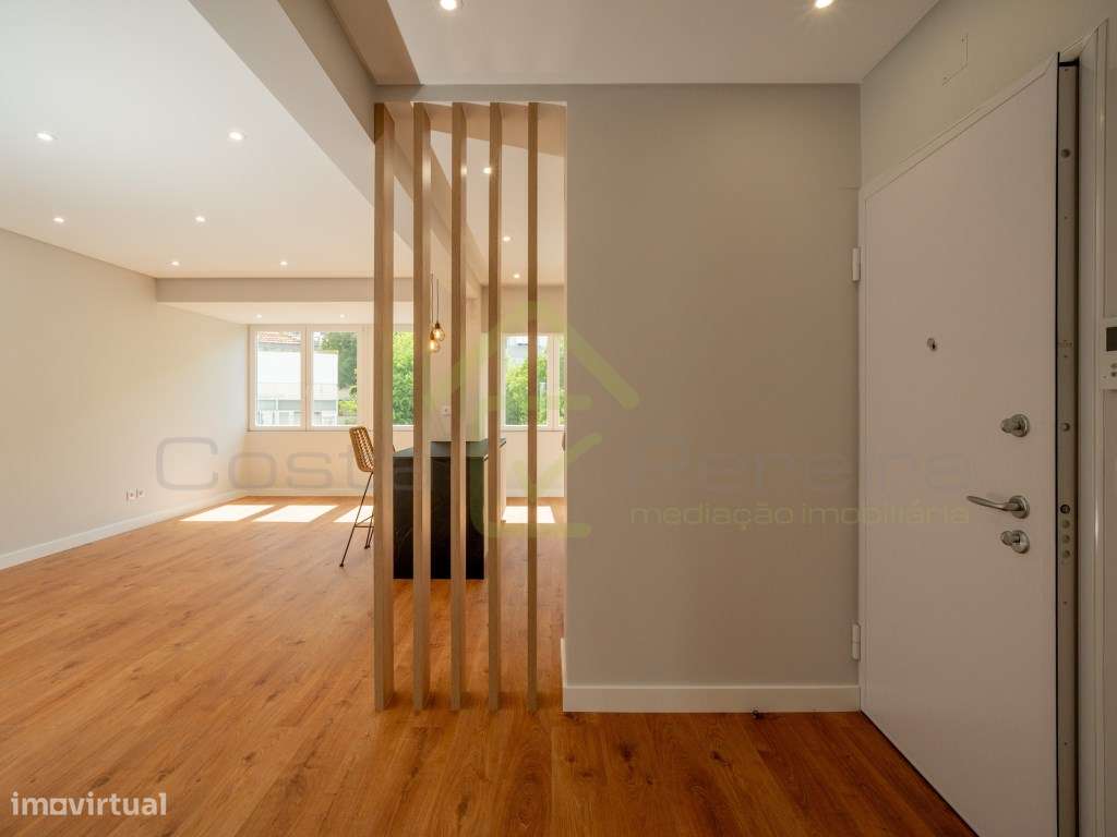 Apartamento T2 como Novo, à entrada de Lisboa.-12