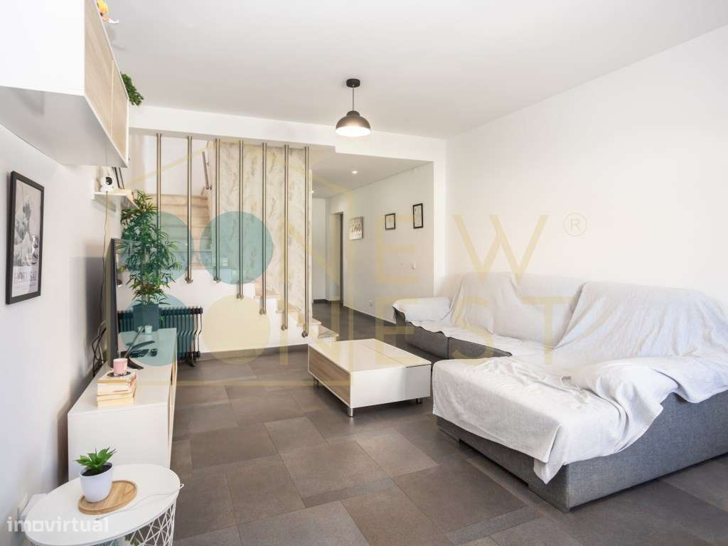 Moradia T2+2 com garagem e jardim, a dois passos do Parque do Serra... - Grande imagem: 5/57