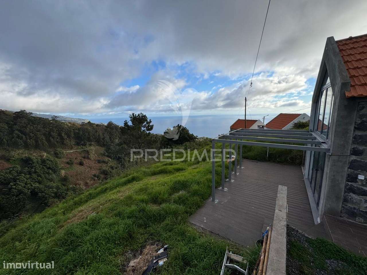 Terreno Agrícola com pequeno palheiro na Ponta do Sol na Ilha da Ma... - Grande imagem: 3/12