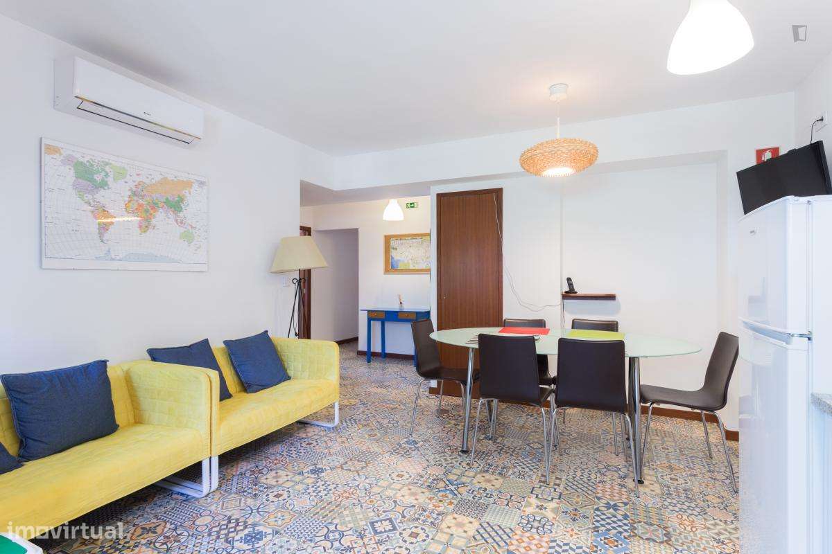 Quarto - localizado em Paranhos Porto - Grande imagem: 4/17