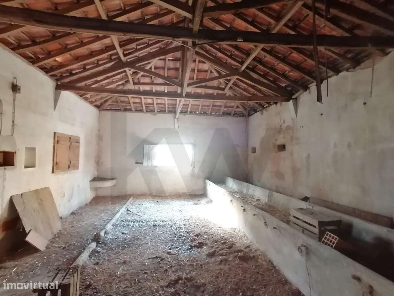 Lote de 229 m2 com construção não habitacional e viabilidade de altera - Grande imagem: 3/20