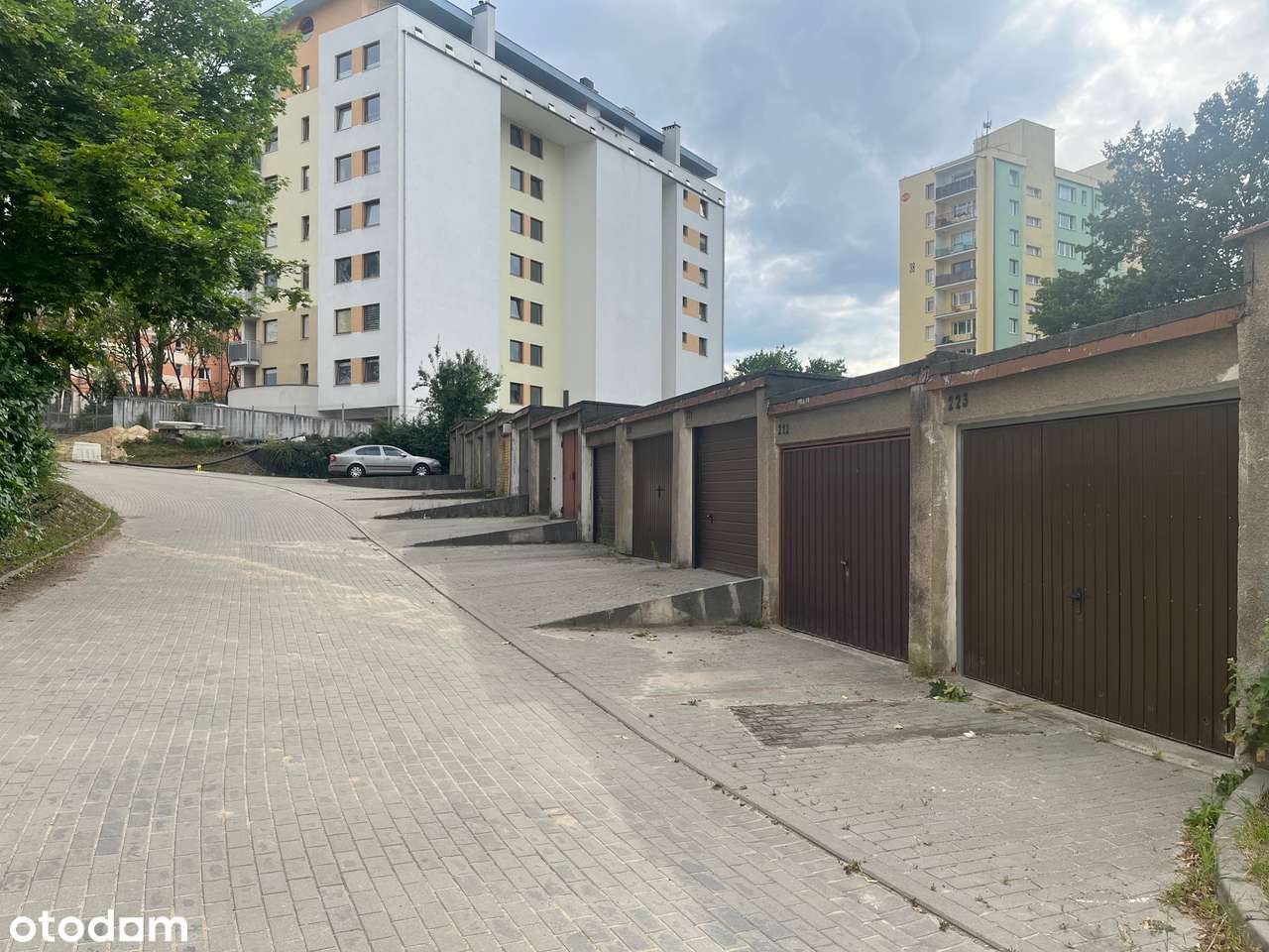 Garaż na Witominie - zaparkuj obok domu-1