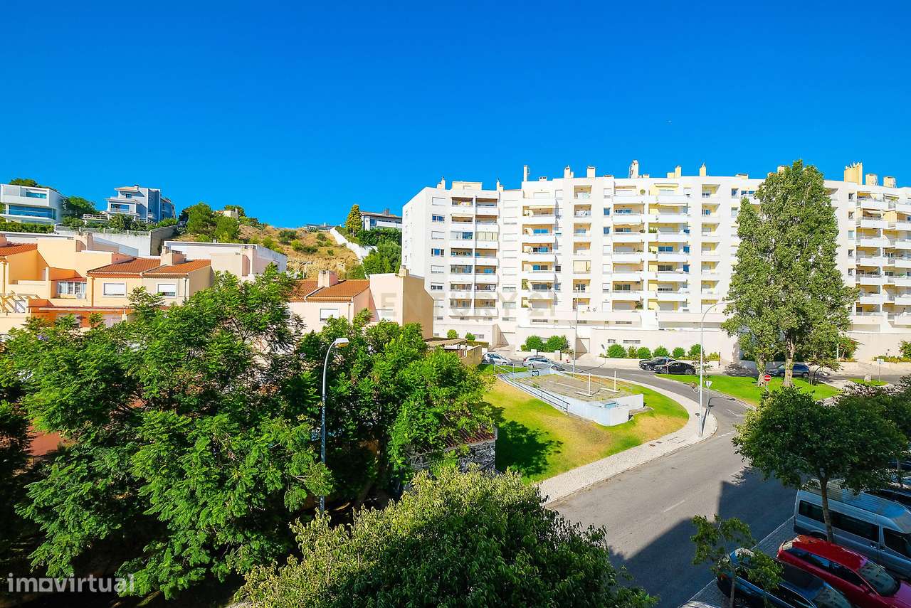 Apartamento T3 luminoso na Parede com varandas, garagem e arrecadação-25