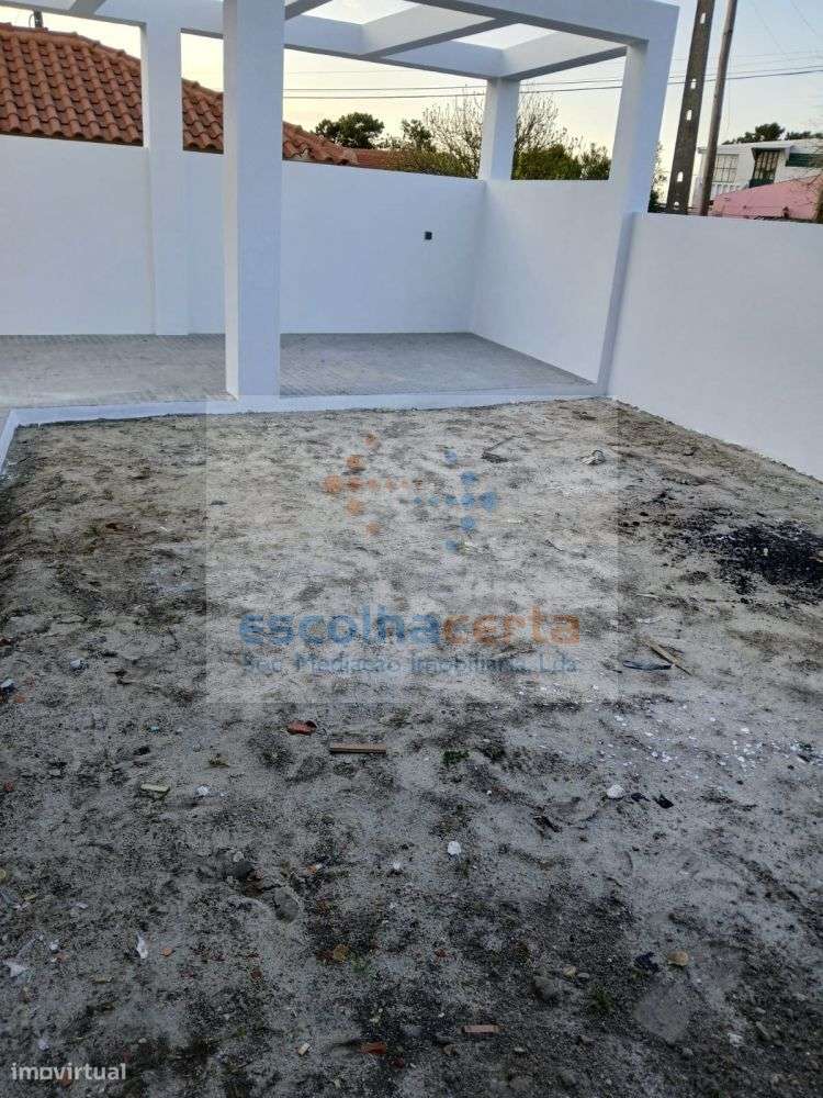 Moradia T3 em construção Fernão Ferro-8