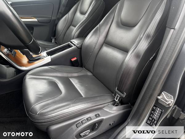 Volvo XC 60 - 8