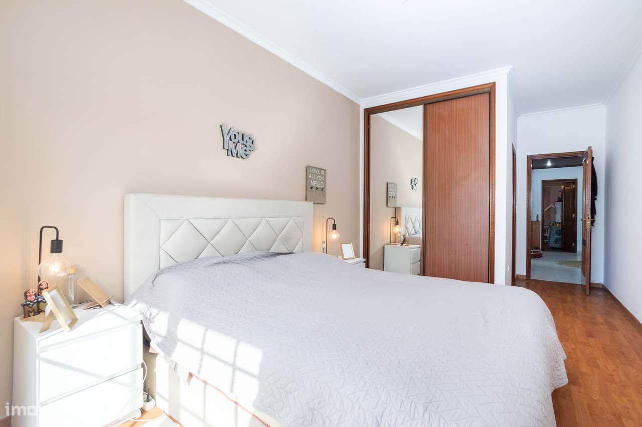 Apartamento T2 em Fernão Ferro: O Refúgio Perfeito para a Sua Família-8