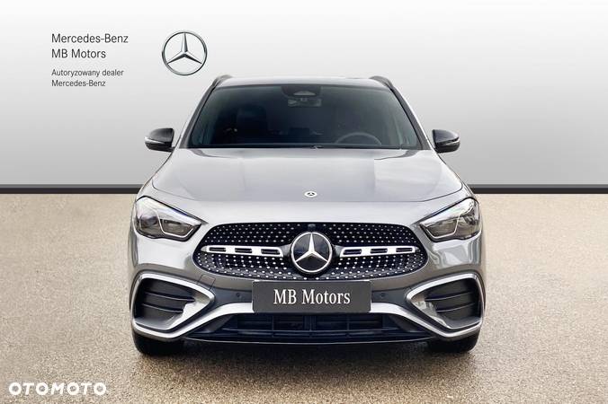 Mercedes-Benz GLA - 7