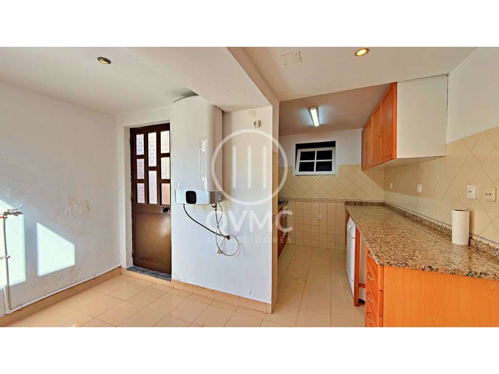 Moradia T2+1 em Mem Martins com logradouro - Grande imagem: 4/28