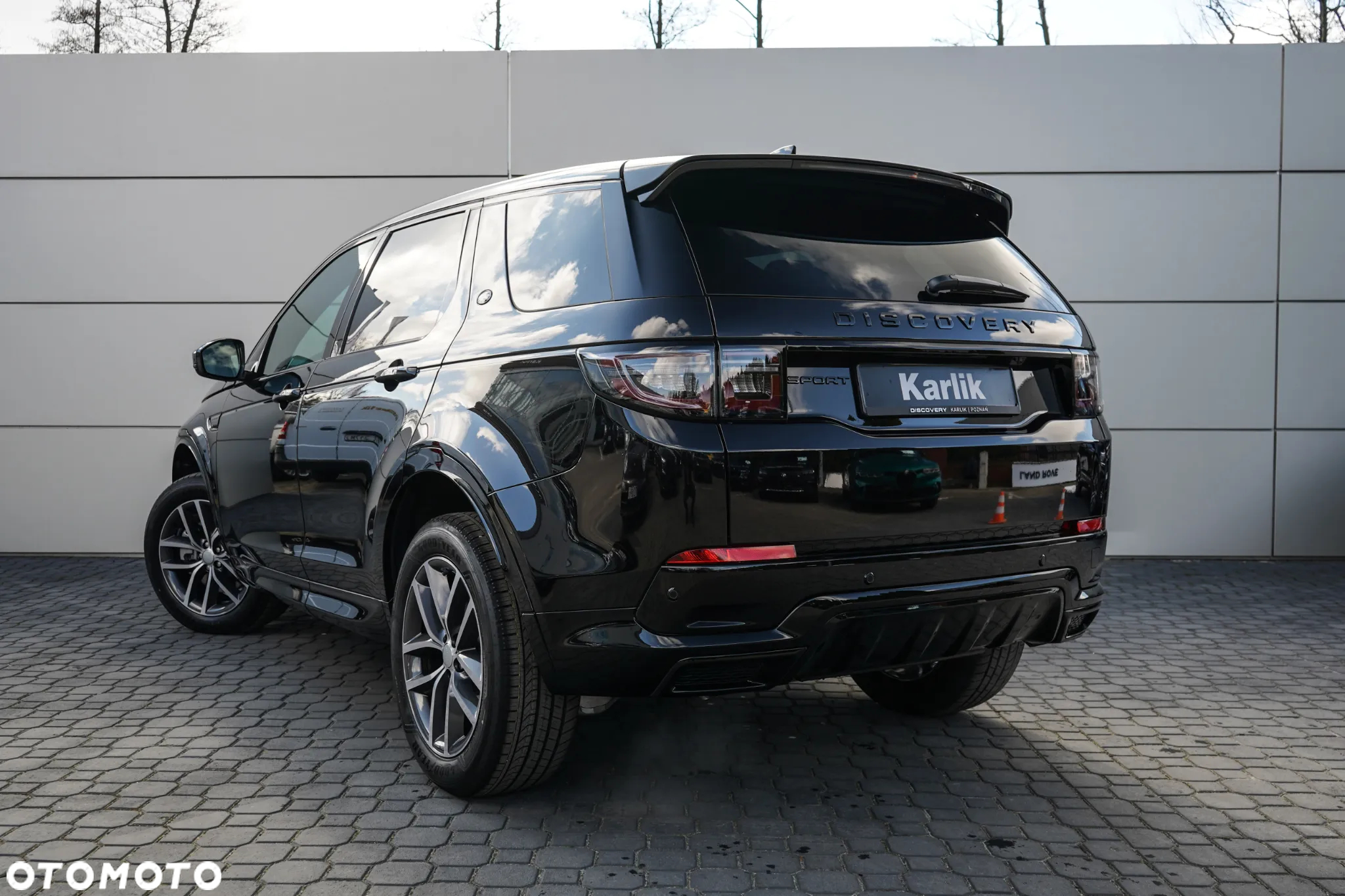 Land Rover Discovery Sport 2.0 P250 mHEV R-Dynamic SE - 3