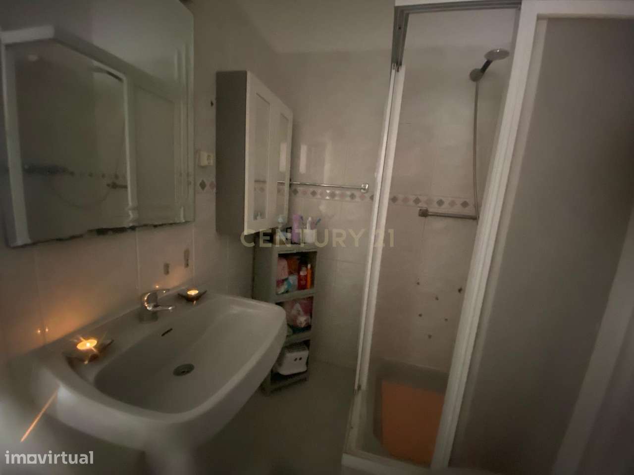 Apartamento T2 com Vista Panorâmica em Barreiro-11