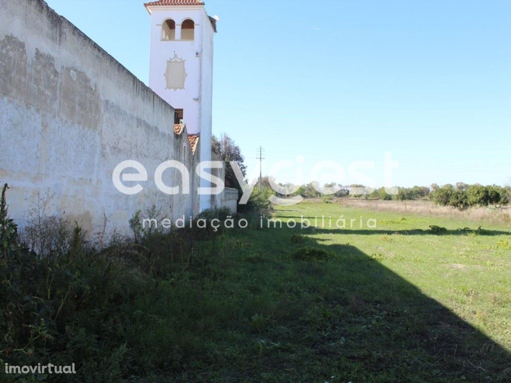 Terreno no centro de Almeirim com viabilidade de construção