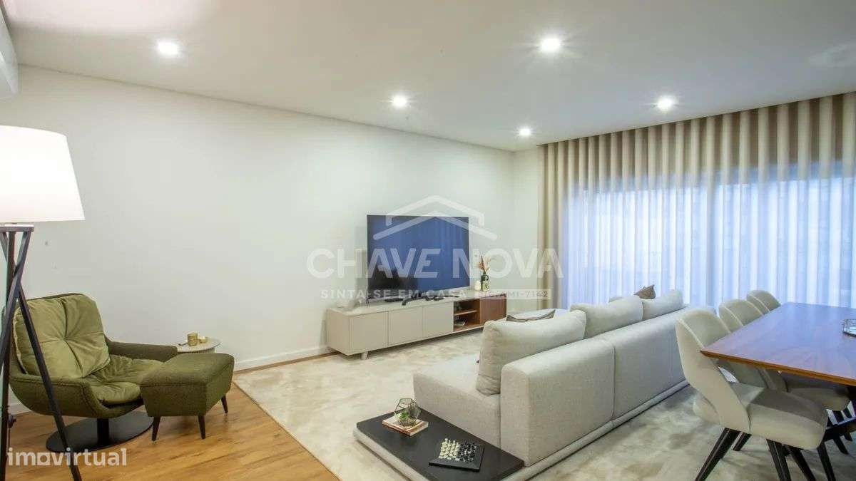 Moradia T3+1 em Canelas-Ref.MAD/02205/MH-5