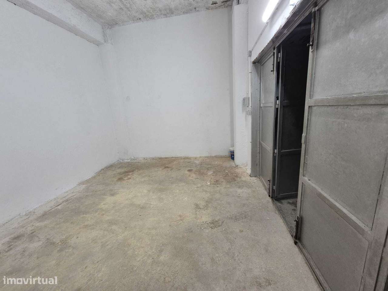 Apartamento T2 renovado no centro da Malveira-23