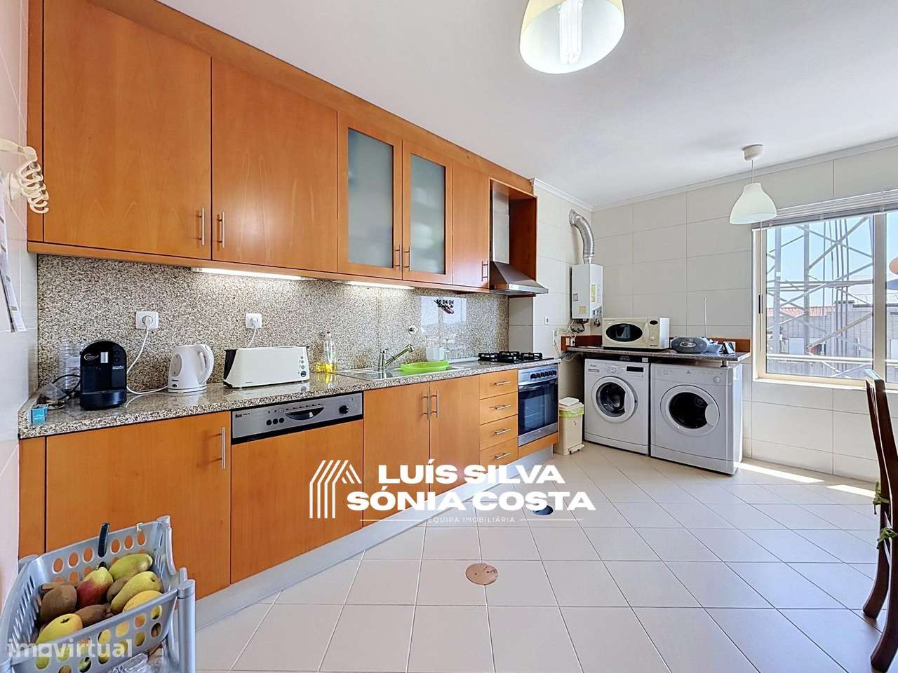 Espaçoso Apartamento T2 c/ Varanda, Garagem & Arrumos Fechados...-6