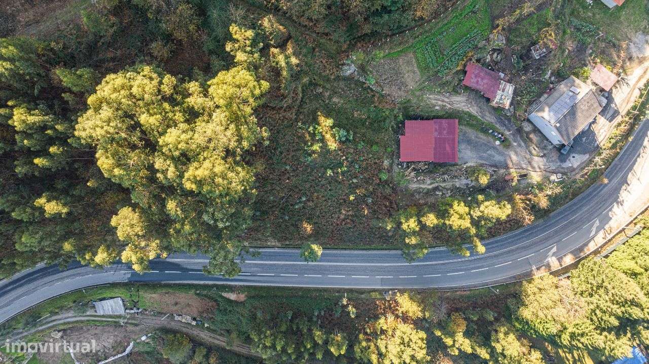 Terreno com 1 400m2 em Louredo, Vieira do Minho! - Grande imagem: 2/14