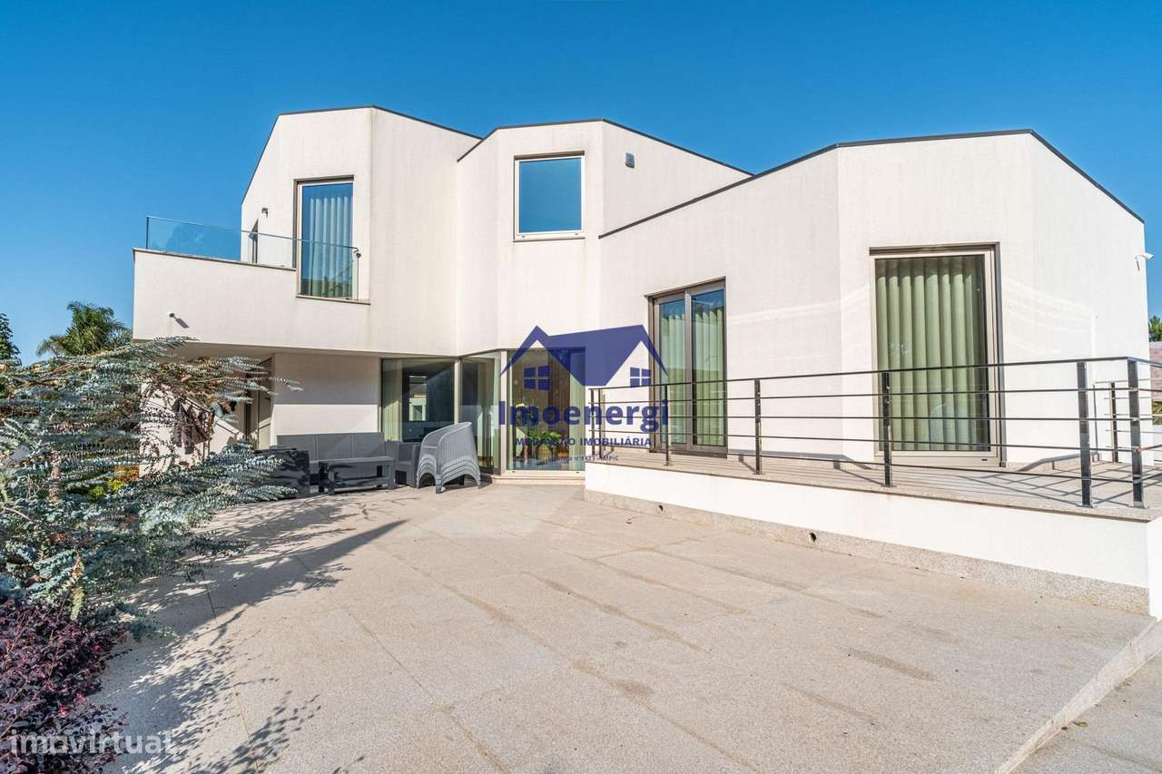 Excelente Moradia T4 de Luxo – 4 Frentes - Argivai-30