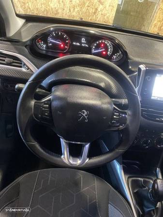 Peugeot 2008 1.5 BlueHDi Style - 32