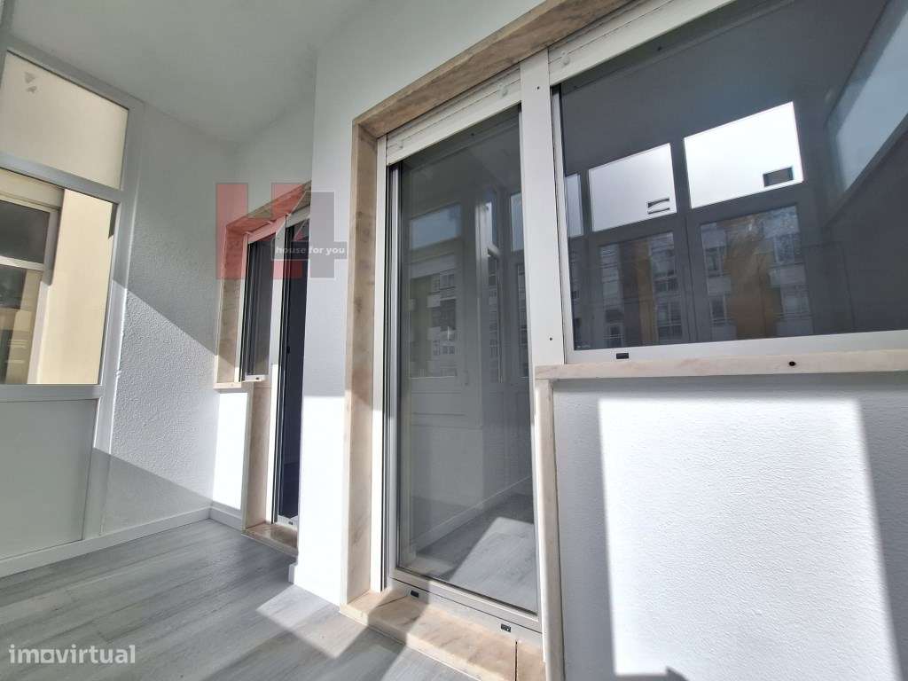 Apartamento T2 totalmente remodelado em Oeiras próximo da praia-18