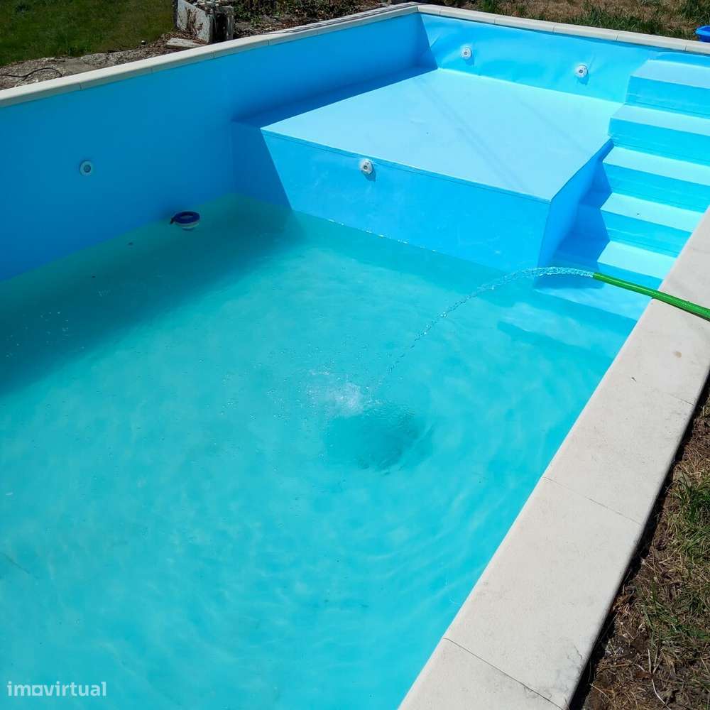 Moradia Ind. V4 p/ concluir c/ piscina - Pinheiro-25